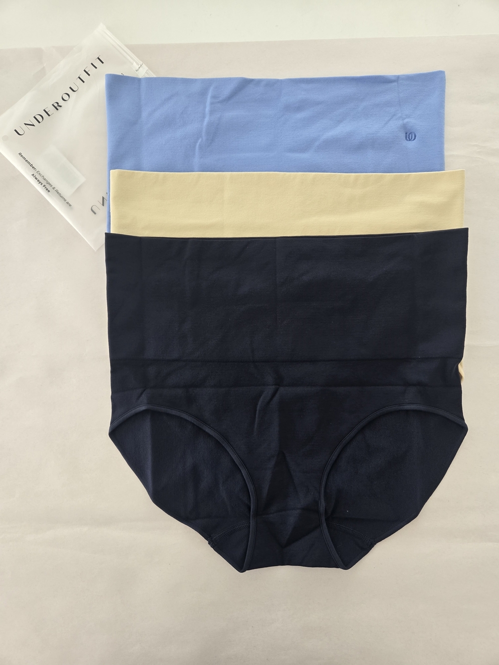 UNDEROUTFIT Style 308 High Rise Seamless Stretch Brief Panties 3 Pack M